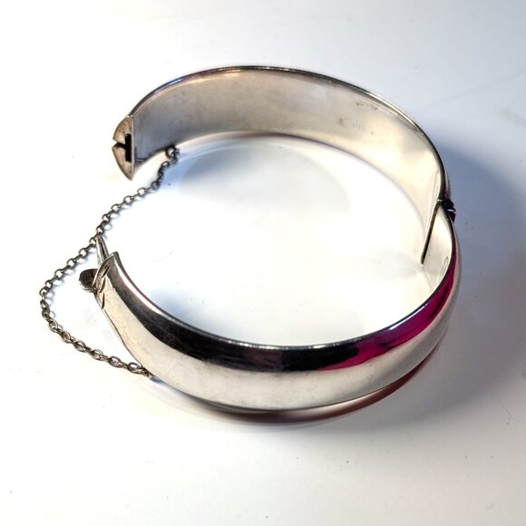 Vintage Mid-Century Sterling Burkhardt Birks Canada Engraved Floral Thick Bangle - Picture 5 of 7